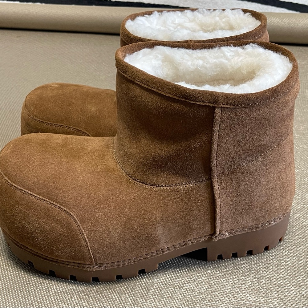 Balenciaga mens size 10 Boot